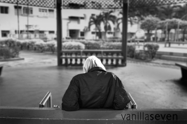Lonely-Old-Man.jpg, 72 KB
